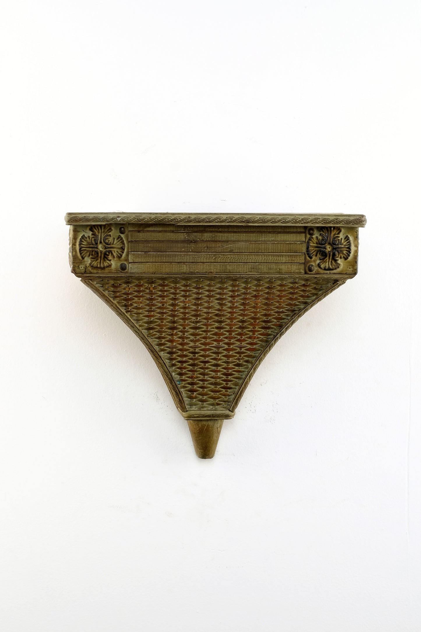 CONE SHELF CORBEL