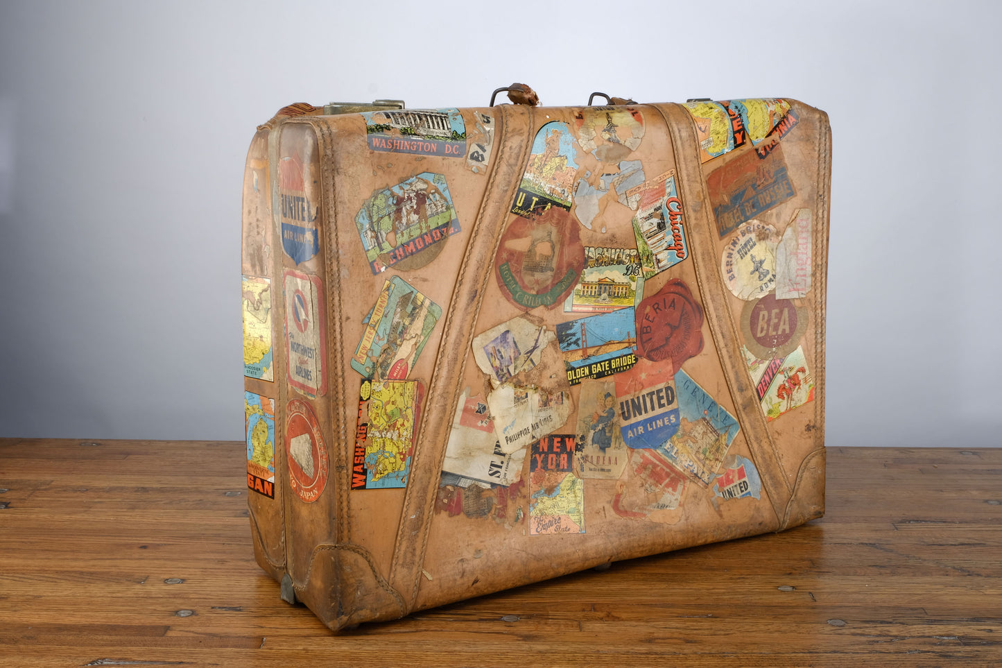 LIGHT BROWN TRAVEL SUITCASE