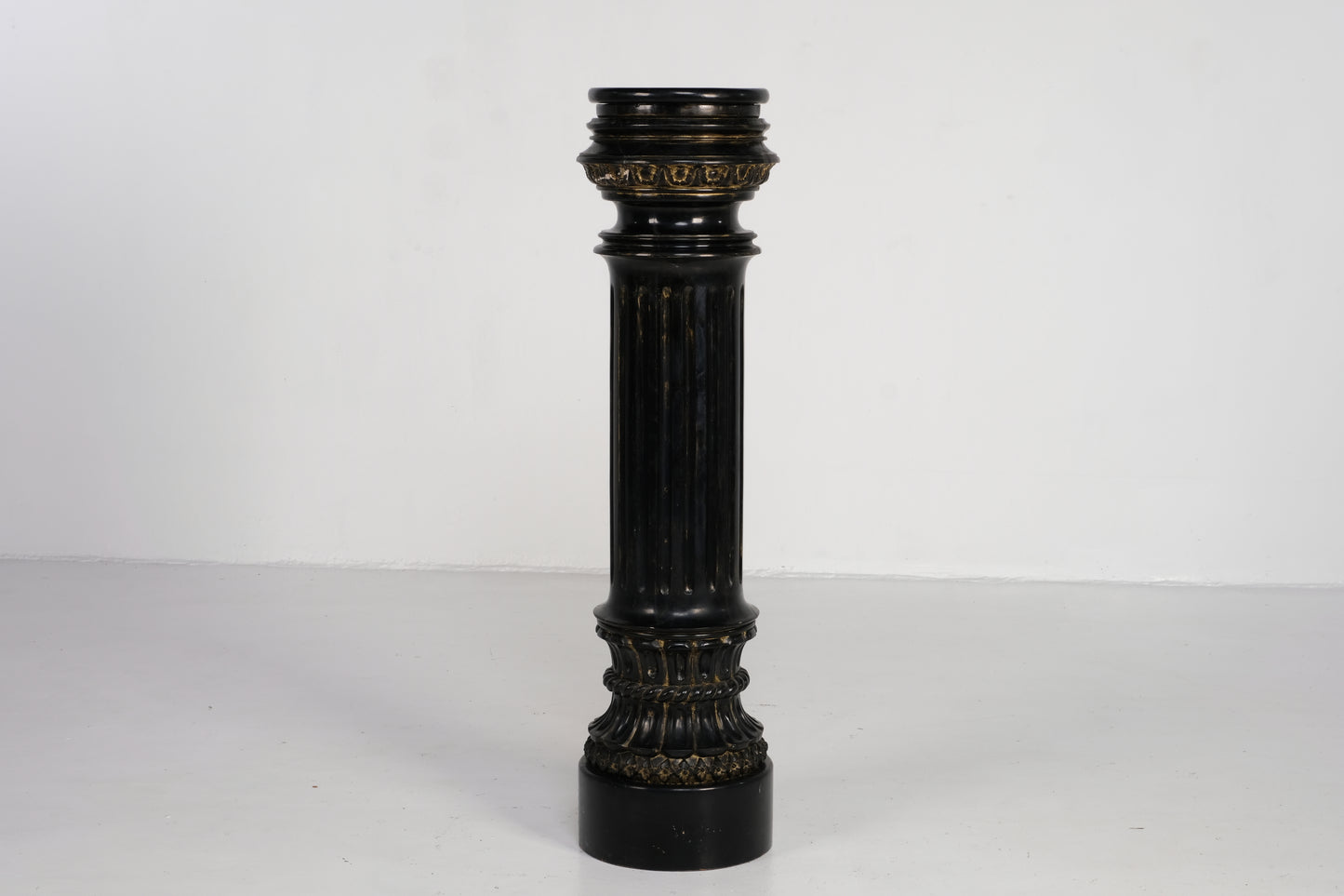 DORIC BLACK WOOD PEDESTAL