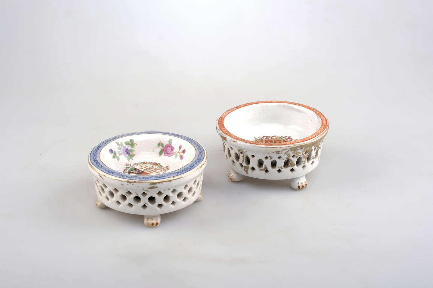 JAPANESE STYLE PORCELAIN ASTRAY
