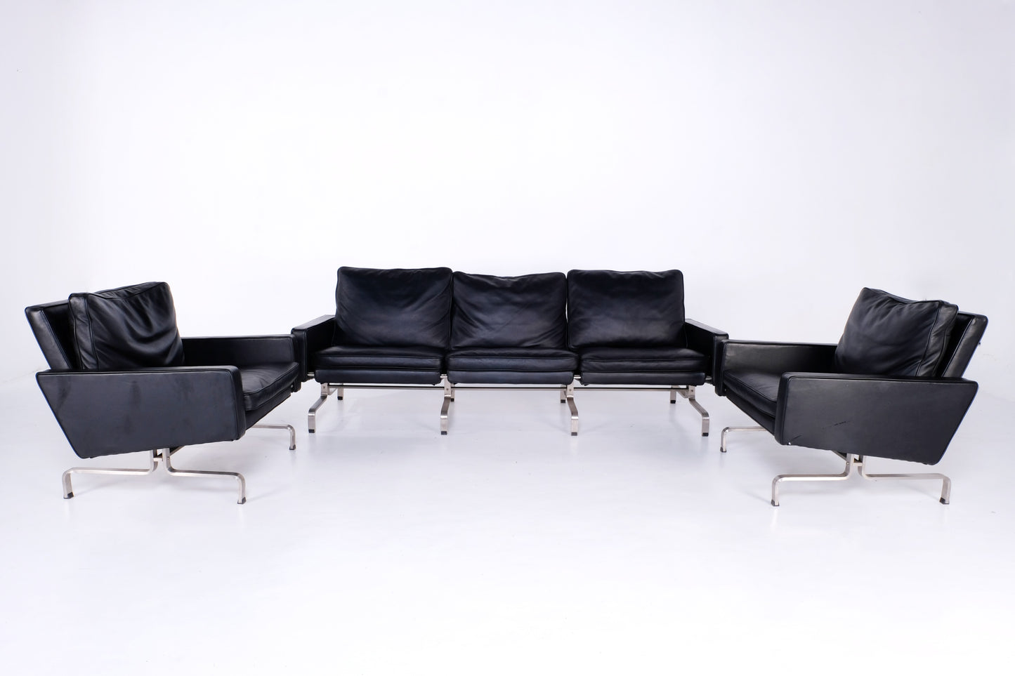 SET OF MODERN STYLE BLACK LEATHER LOUNGE ARM SOFA
