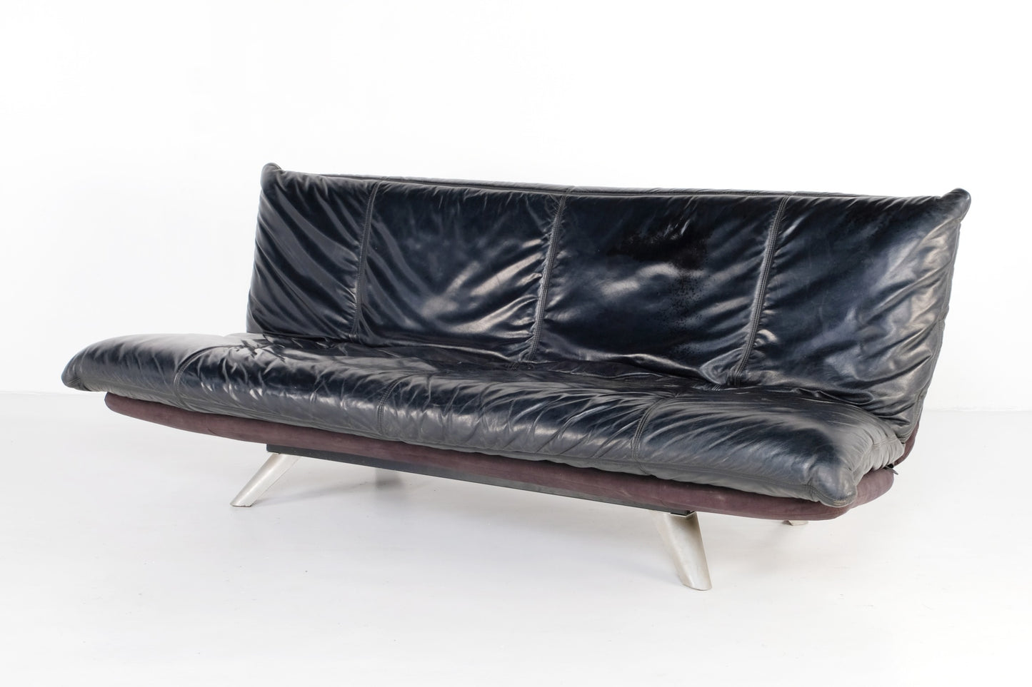 MODERN STYLE LEATHER ARMLESS SOFA BED