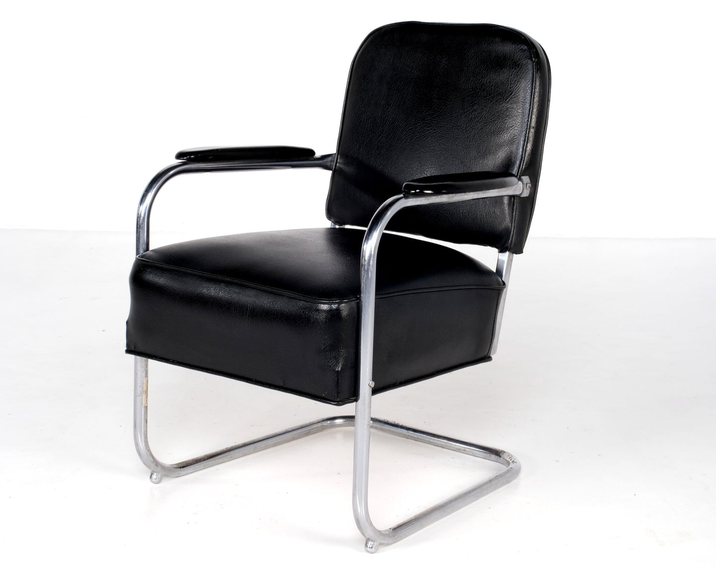 ARTDECO ROYAL CHROME CHAIR BY: LIOYD LOUNGE