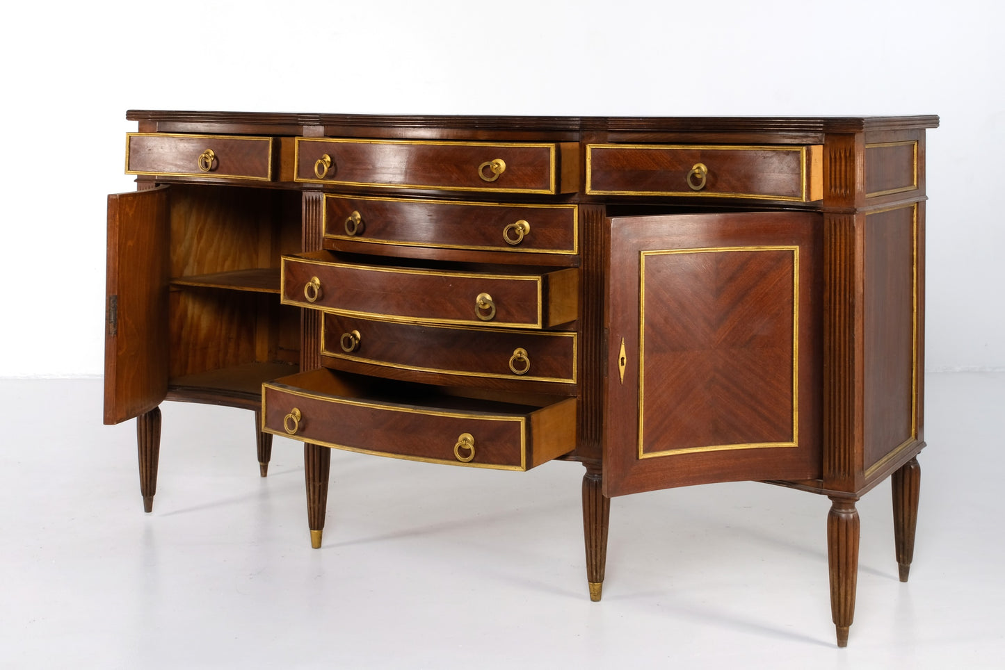 ANTIQUE DRESSER