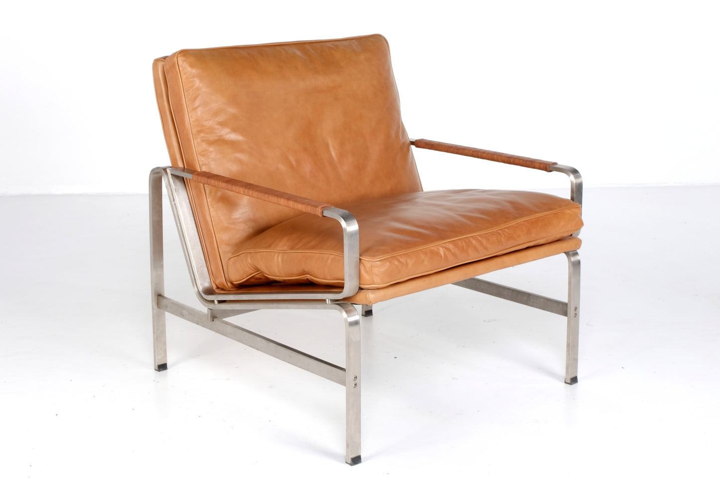LEATHER/STEEL CHAIR BY: JMSTYLE