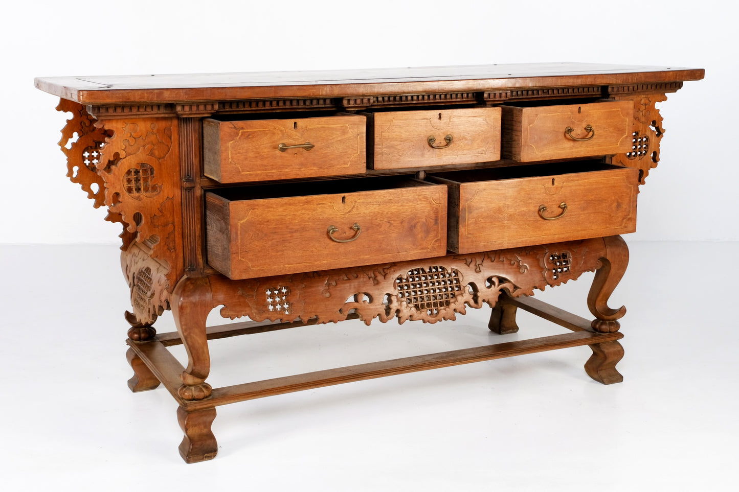ANTIQUE CHINESE CONSOLE / SIDEBOARD (ALTAR)