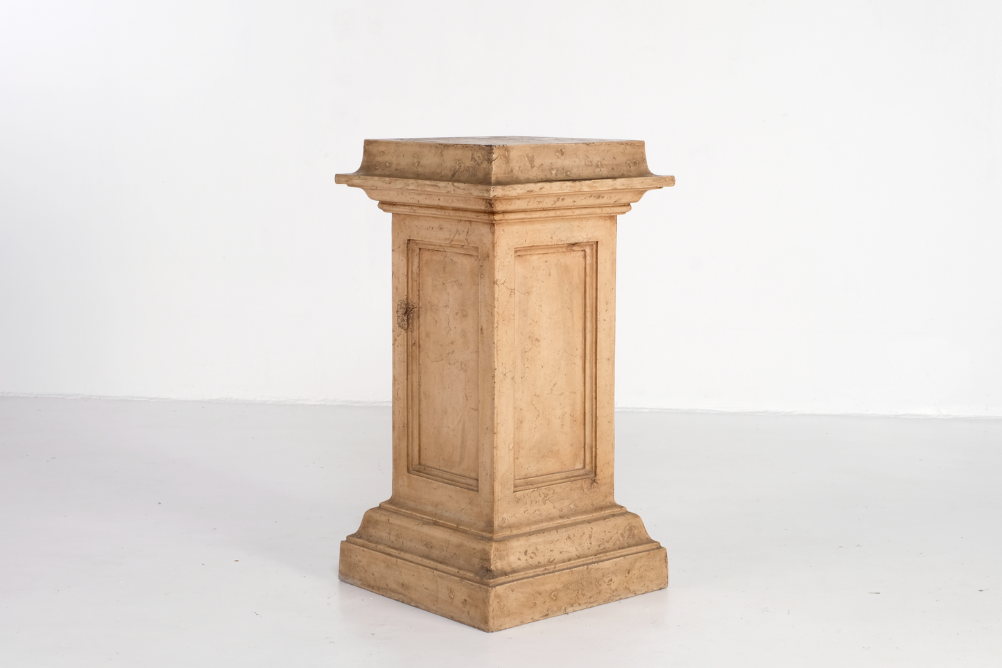 GRECIAN STLYE PEDESTAL