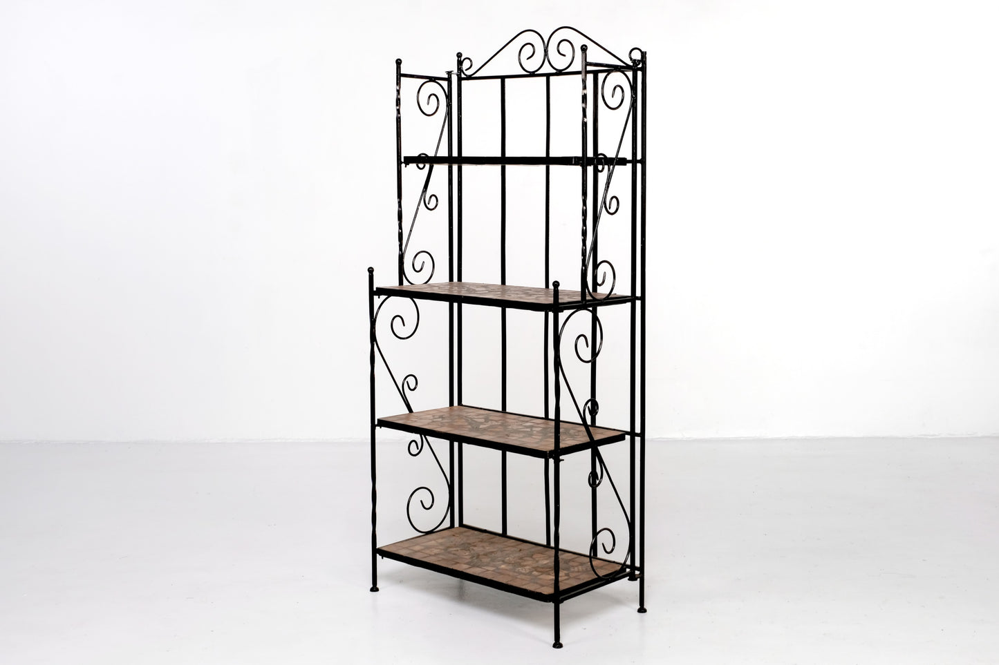 BAKER’S RACK
