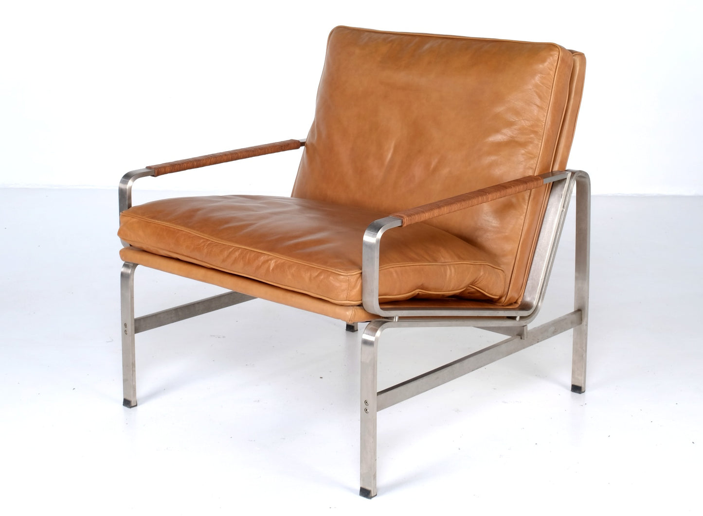 LEATHER/STEEL CHAIR BY: JMSTYLE