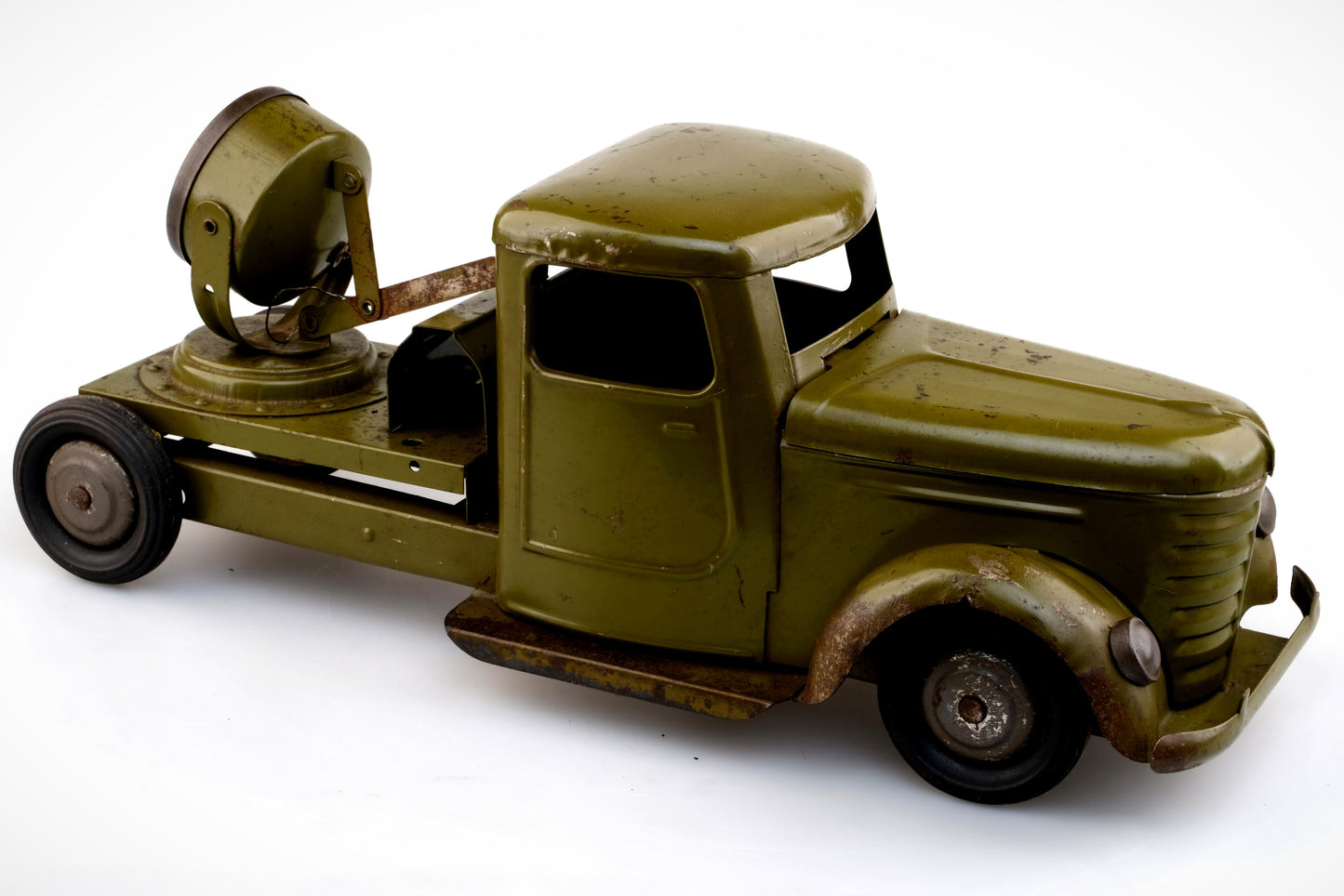 WW-II ARMY SPOTLIGHT TRUCK
