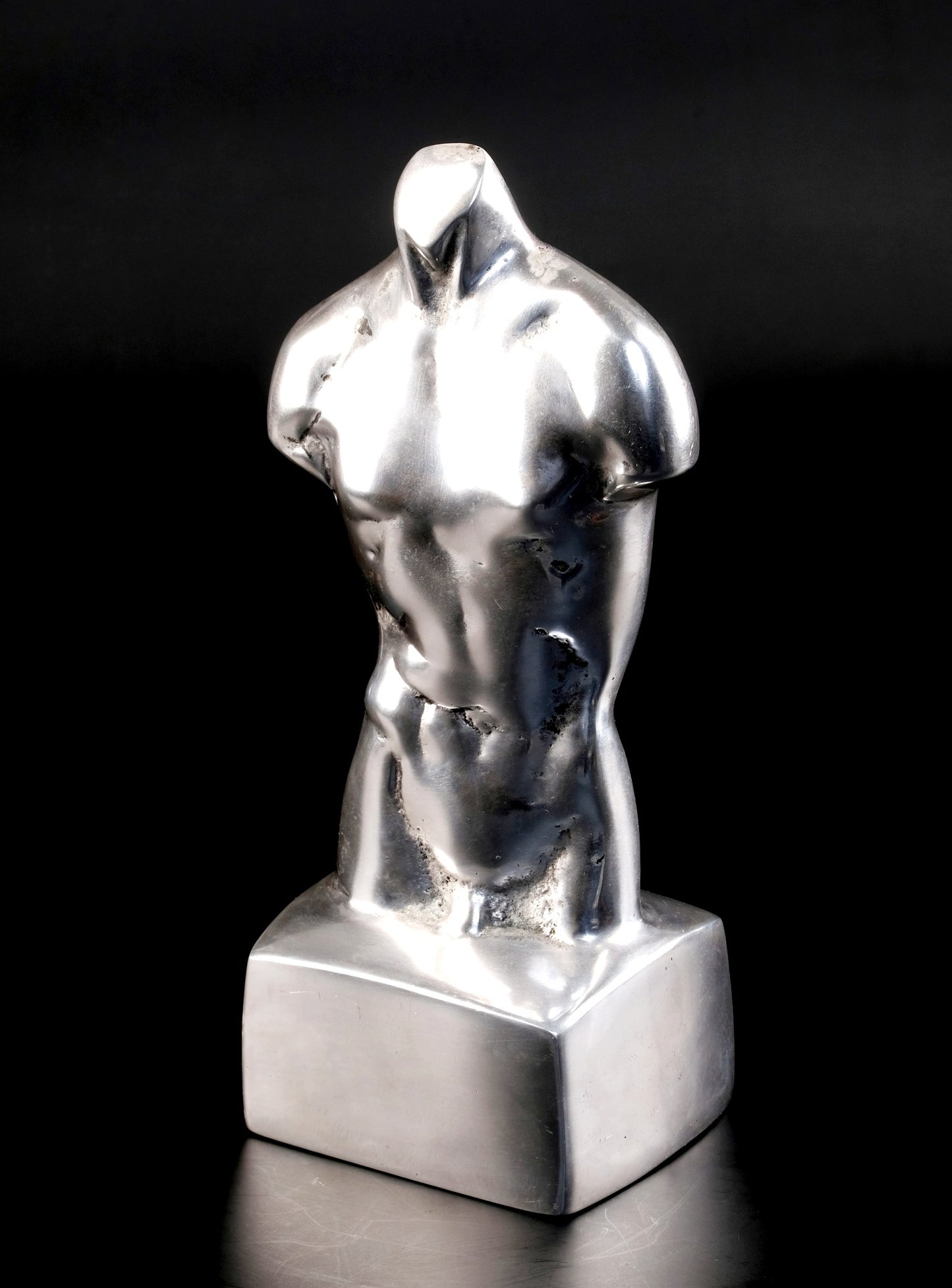 ART DECO MAN CHEST
