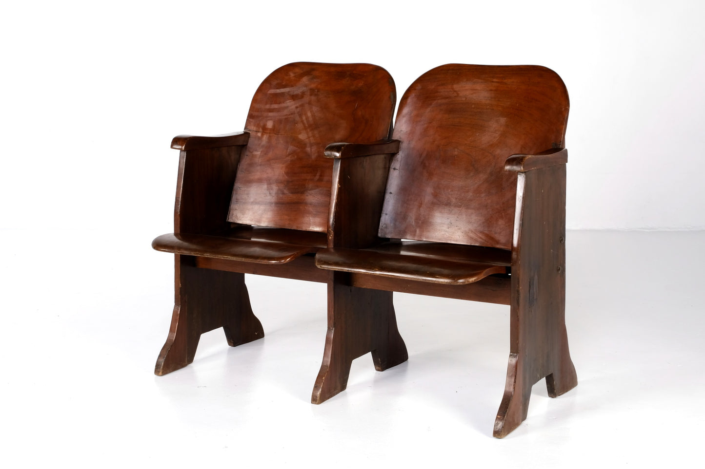 ATIQUE THEATER SEATS