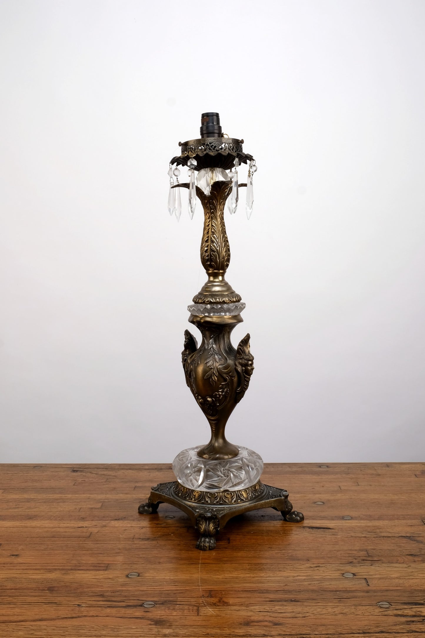 ART DECO BRONZE LIGHTBULB HOLDER LAMP WITH CRYSTAL ORNAMENTS