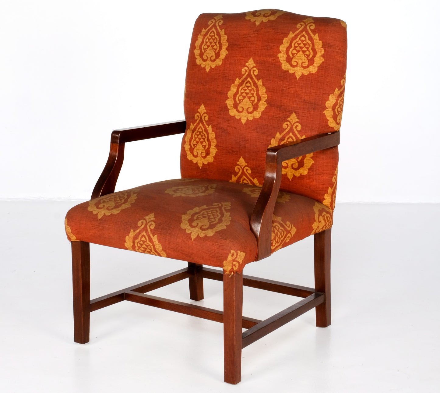 ANTIQUE ARM CHAIR