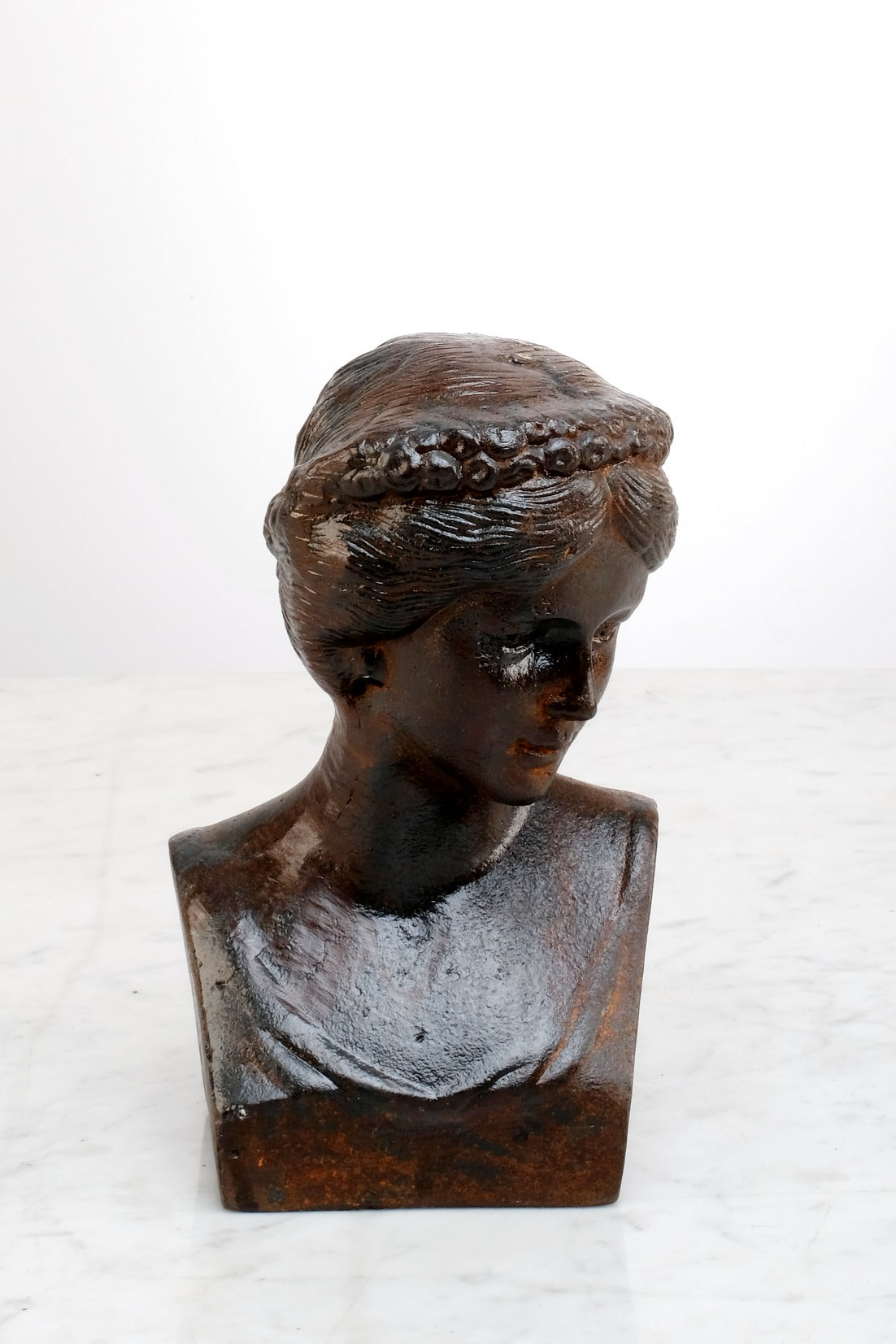PORTRAIT OF YOUNG LADY