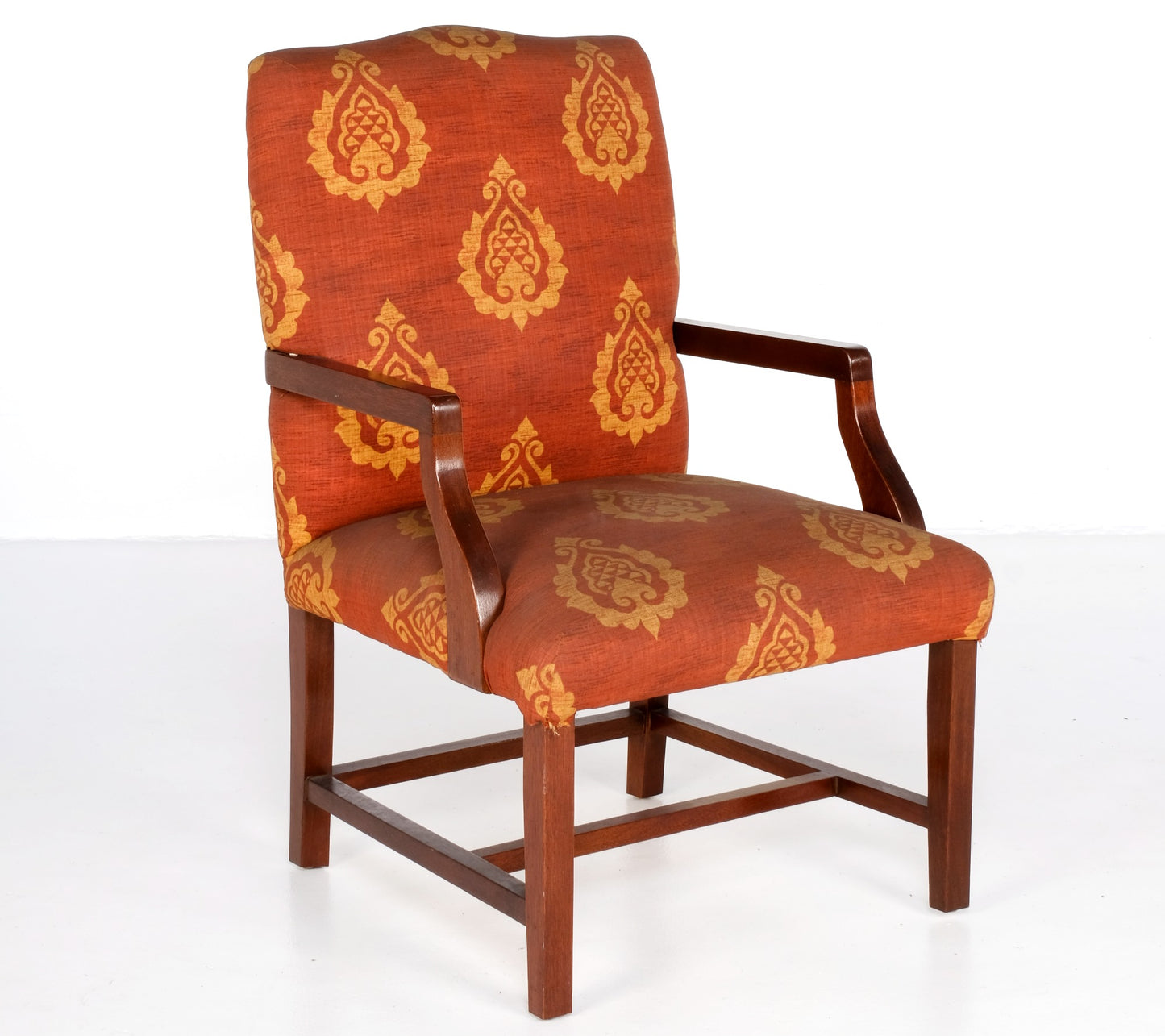 ANTIQUE ARM CHAIR