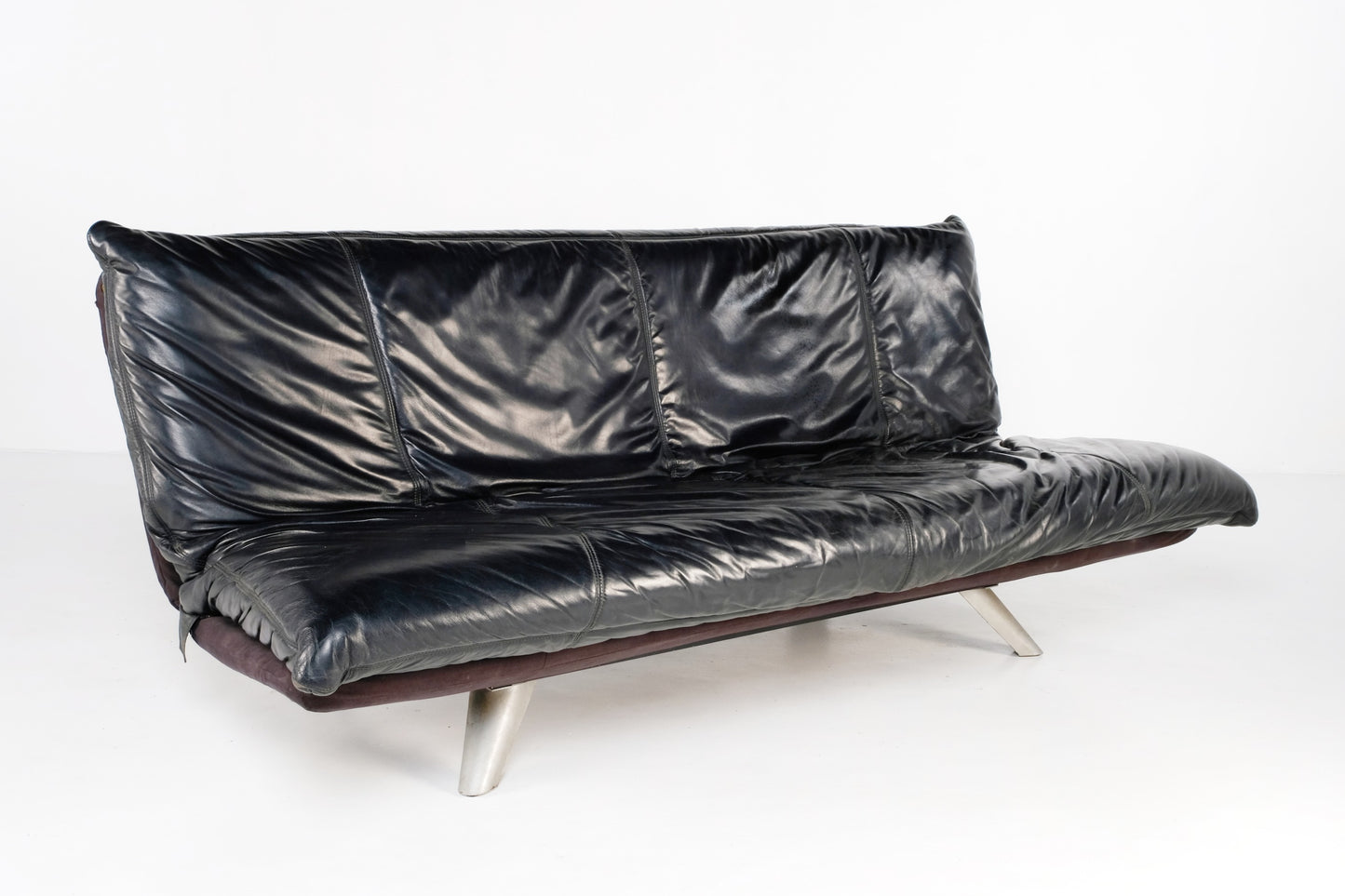 MODERN STYLE LEATHER ARMLESS SOFA BED