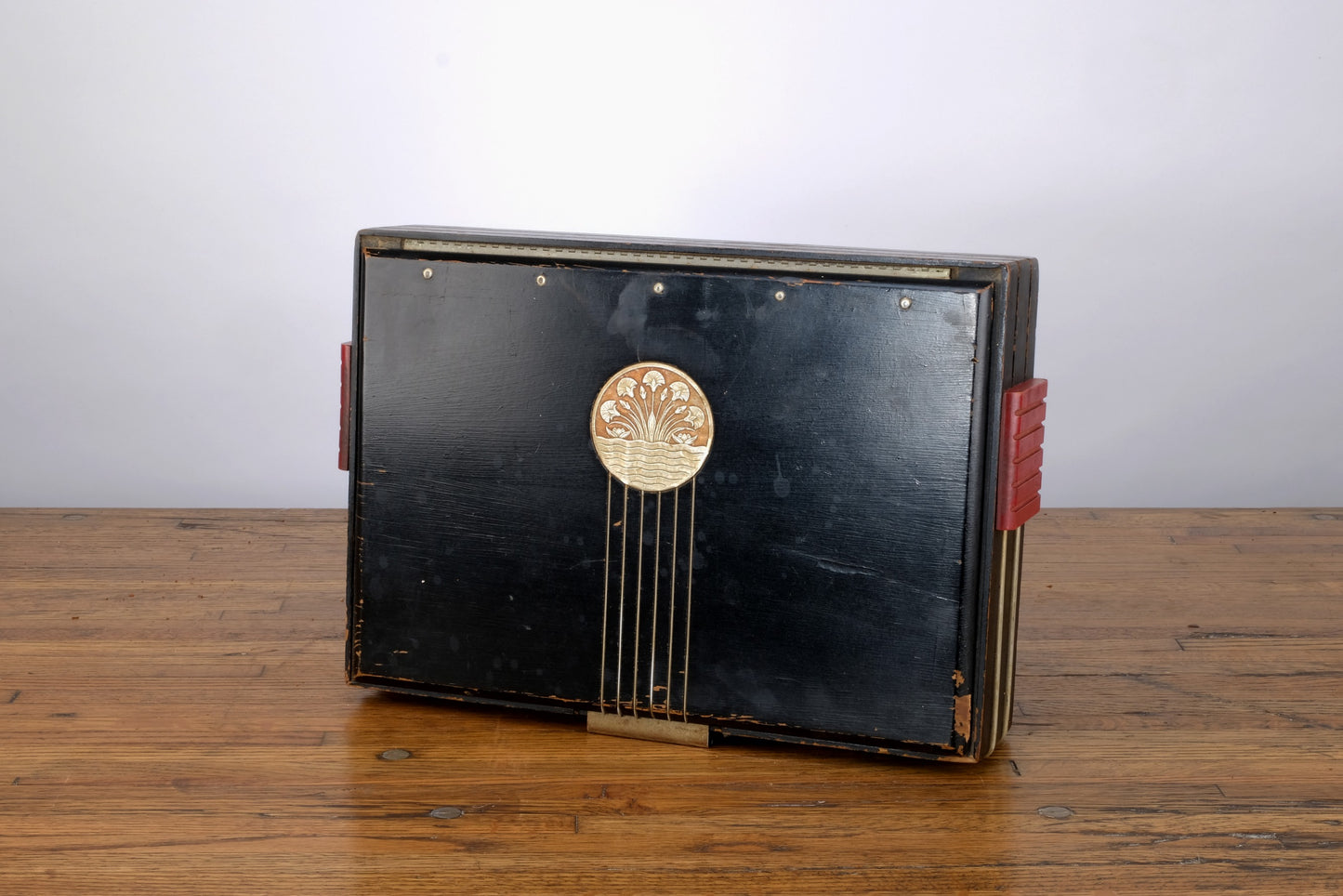ART DECO MACHINE AGE STREAMLINE