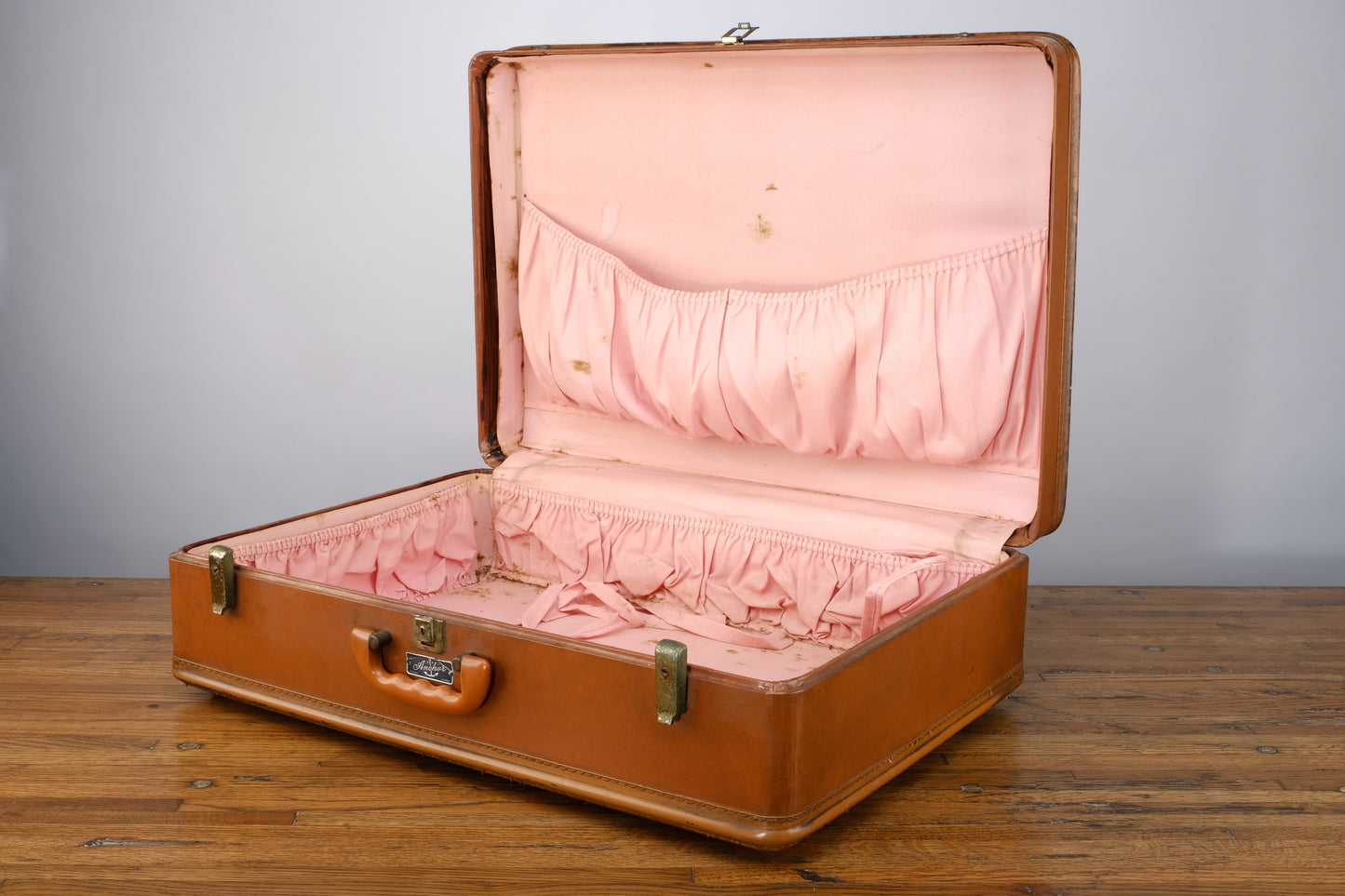 ANCHOR TRADE MARK LUGGAGE