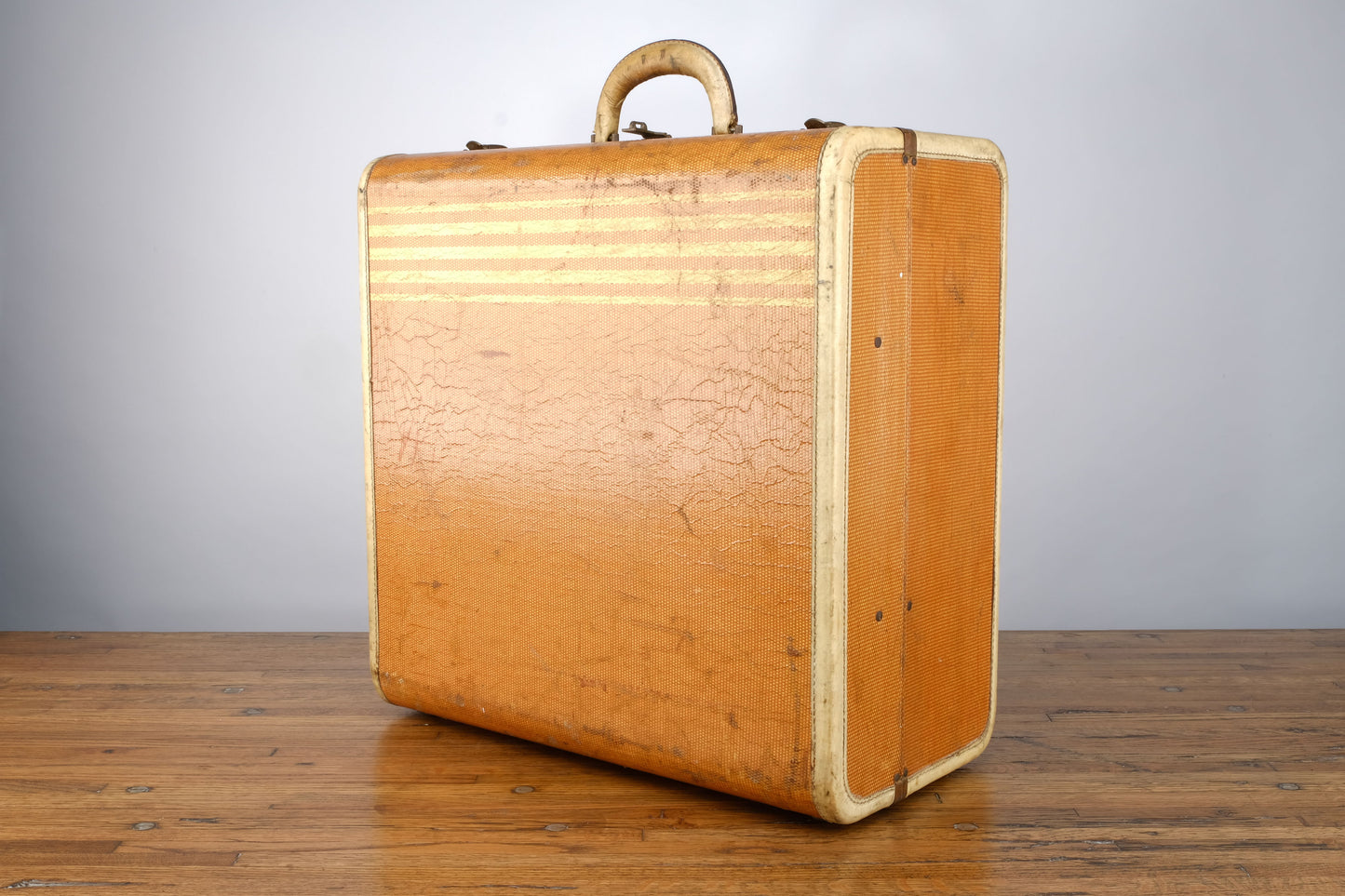 WOODEN AND FIBRE BROWN  VINTAGE TRAVEL LUGGAGE