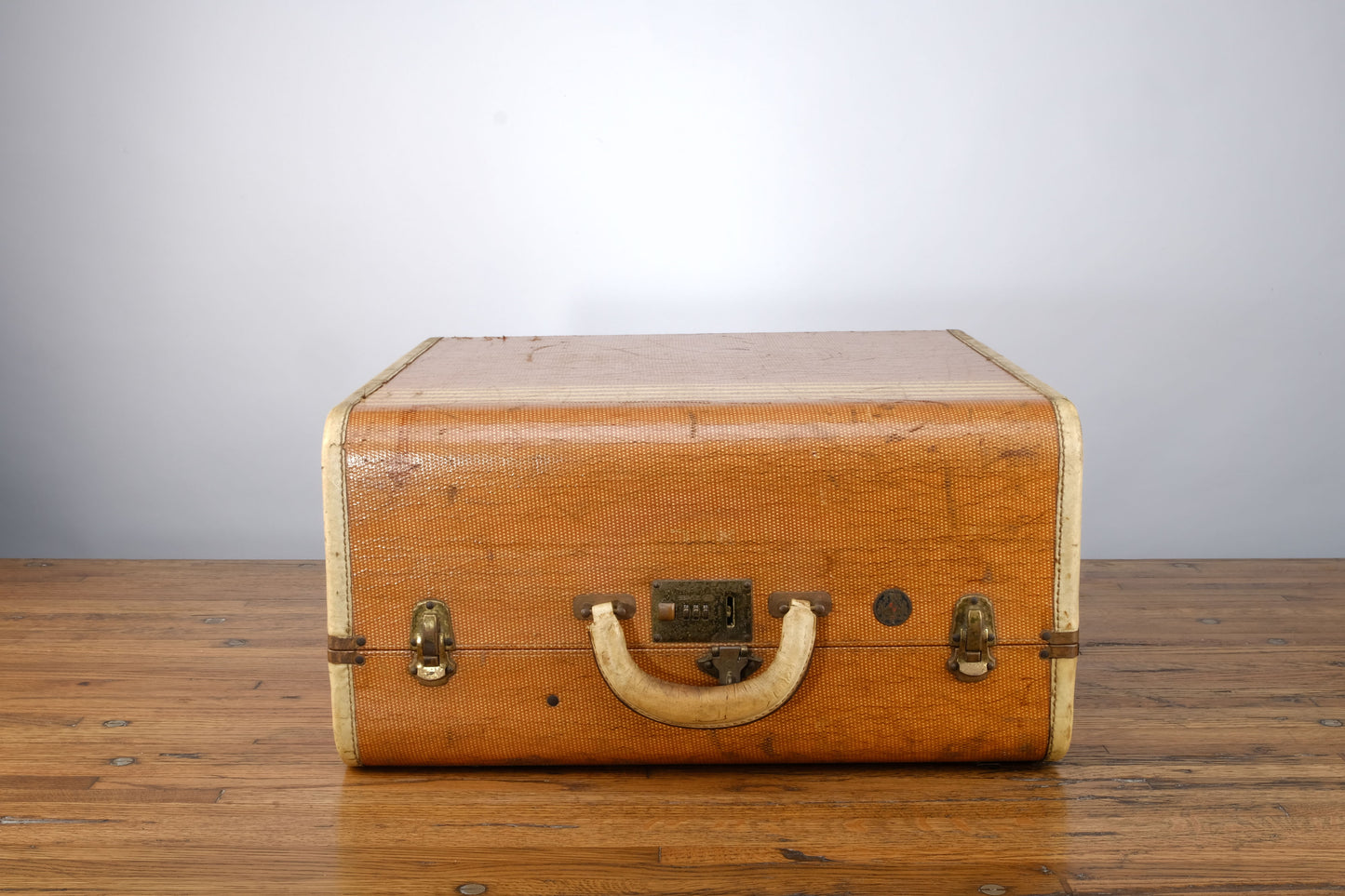 WOODEN AND FIBRE BROWN  VINTAGE TRAVEL LUGGAGE