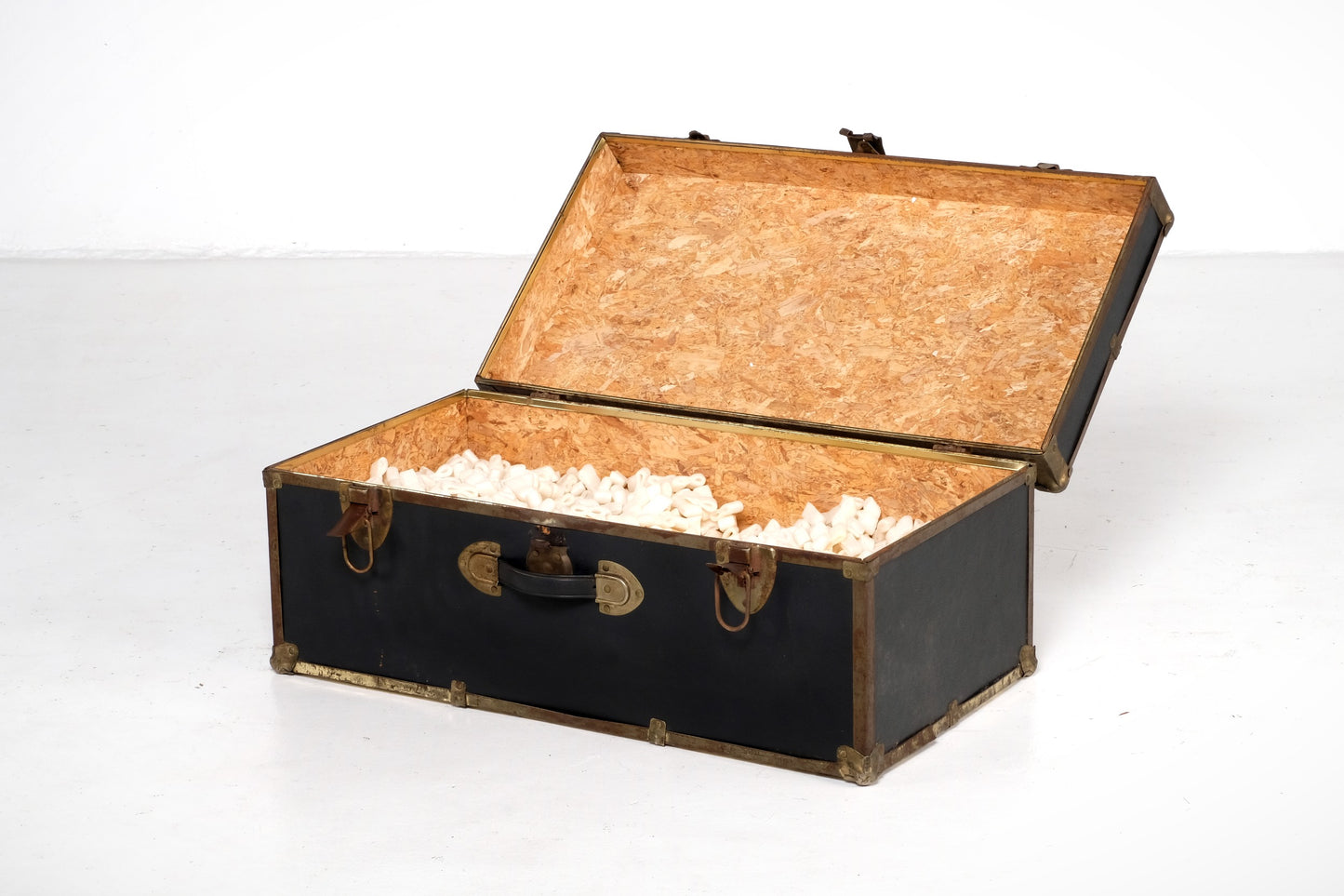 BLACK LEATHER STEAMER TRUNK