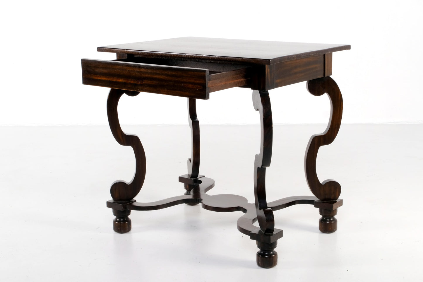 ENGLISH STYLE END TABLE WITH DRAWER