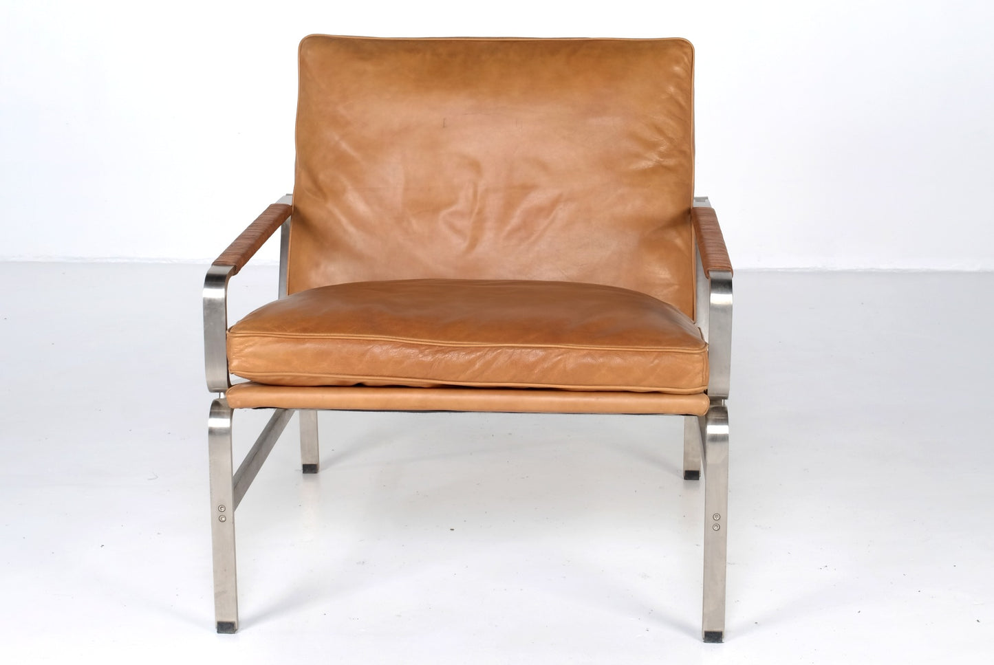 LEATHER/STEEL CHAIR BY: JMSTYLE