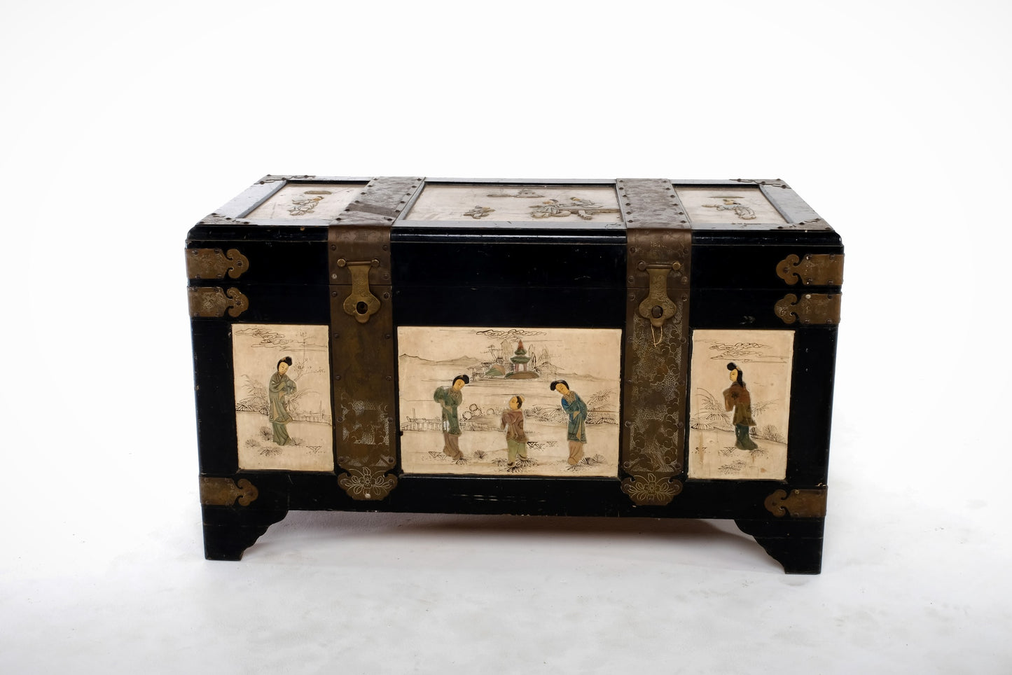 HAND PAINTED STEAMER TRUNK/CHEST