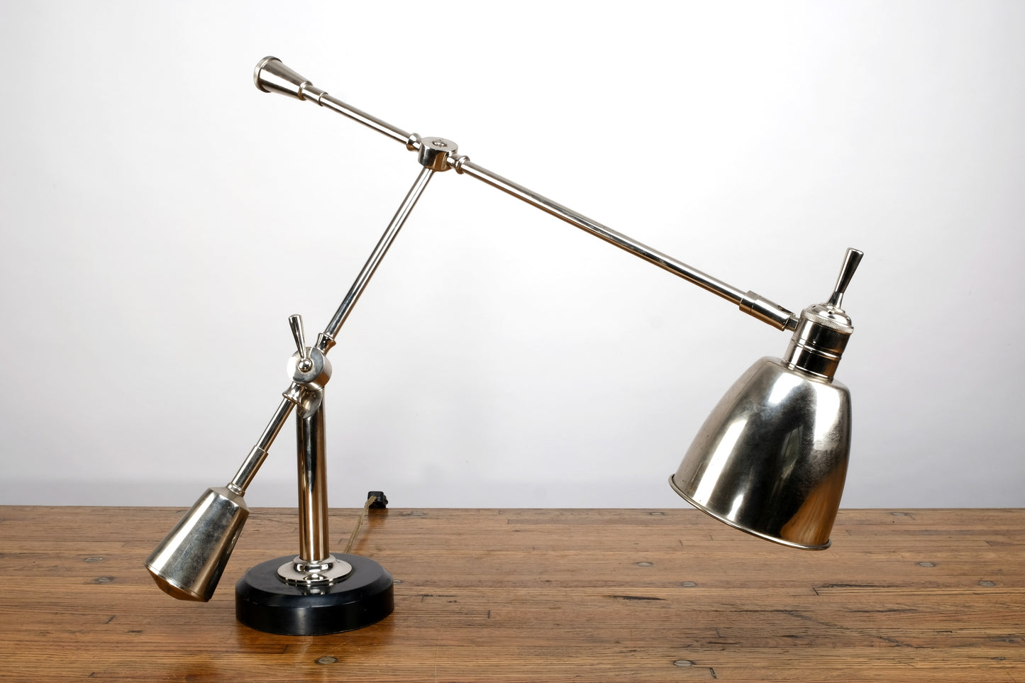 SILVER CHROME PLATED ADJUSTABLE TABLE LAMP