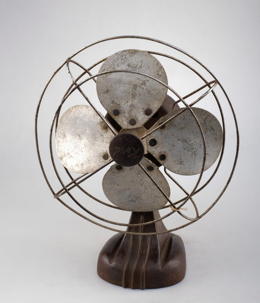 KORD OSCILLATING ELECTRIC DESK FAN
