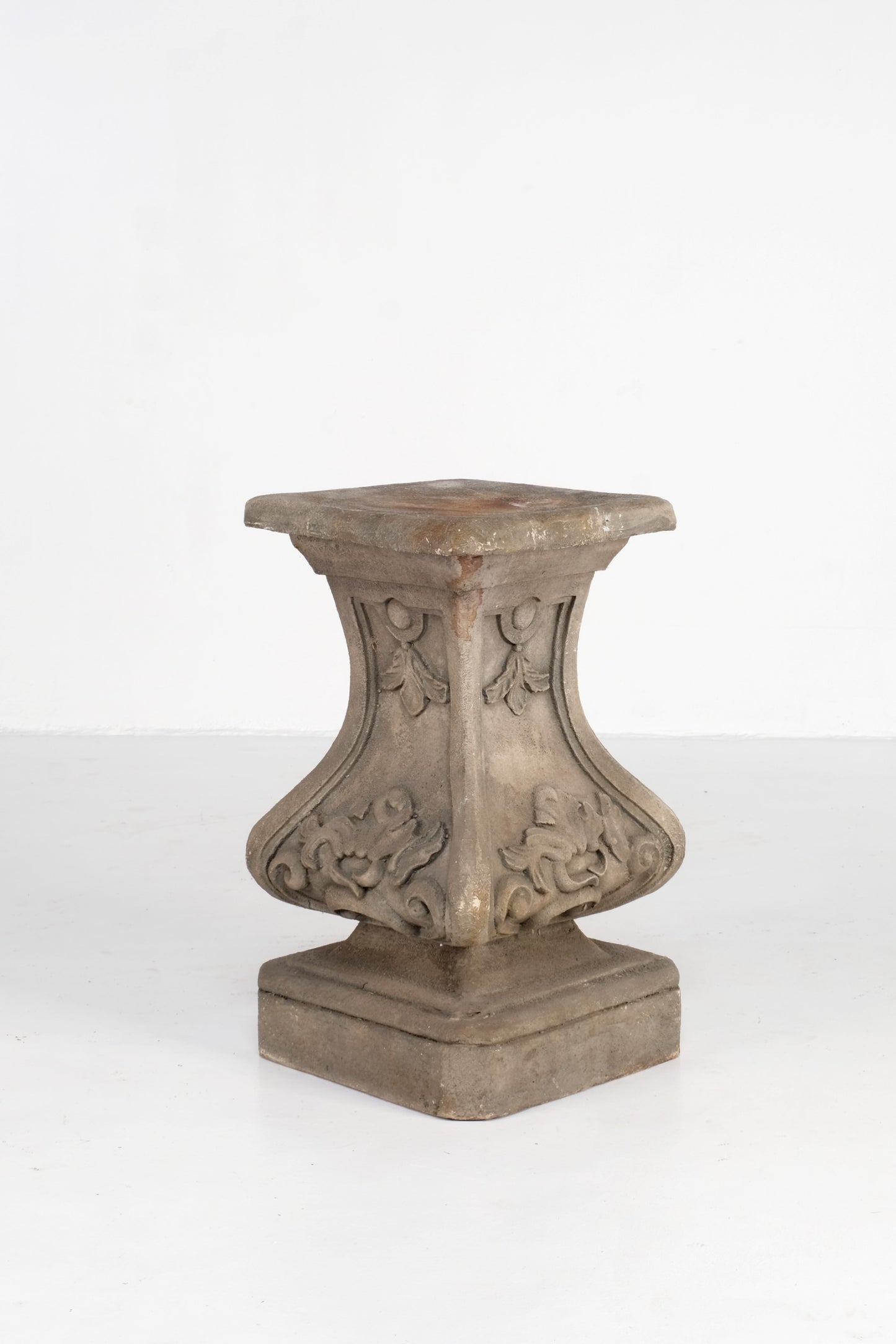 GRECIAN SQUARE CAST STONE PEDESTAL
