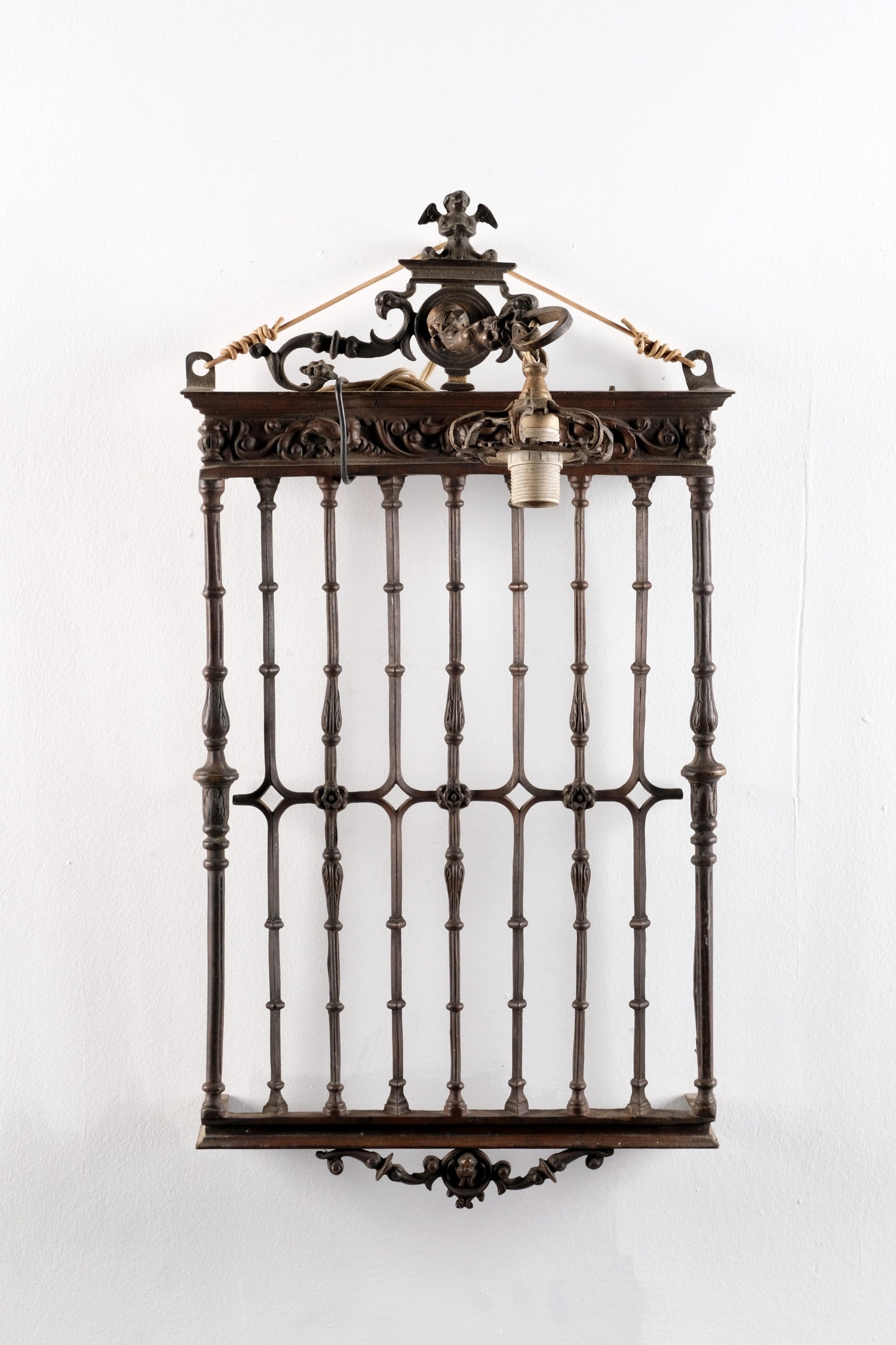 WALL HANGED ANTIQUE LAMP