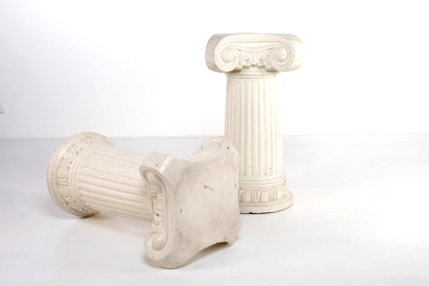 ROMAN COLOMN PEDESTAL