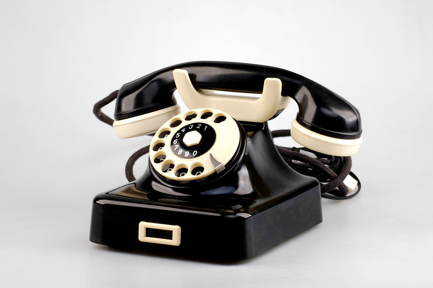 ART DECO GERMAN PHONE