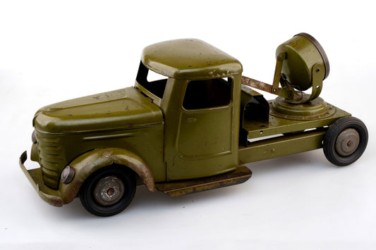 WW-II ARMY SPOTLIGHT TRUCK