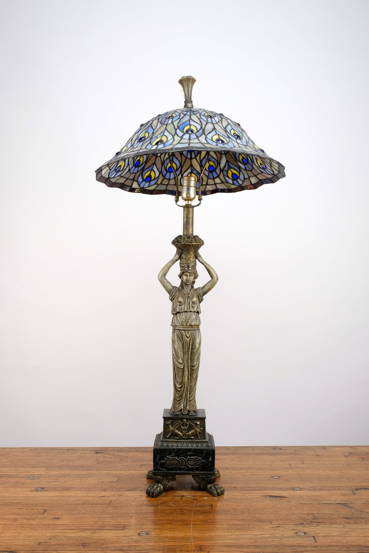 ART DECO SCULPTURE TIFFANY STYLE TABLE LAMP