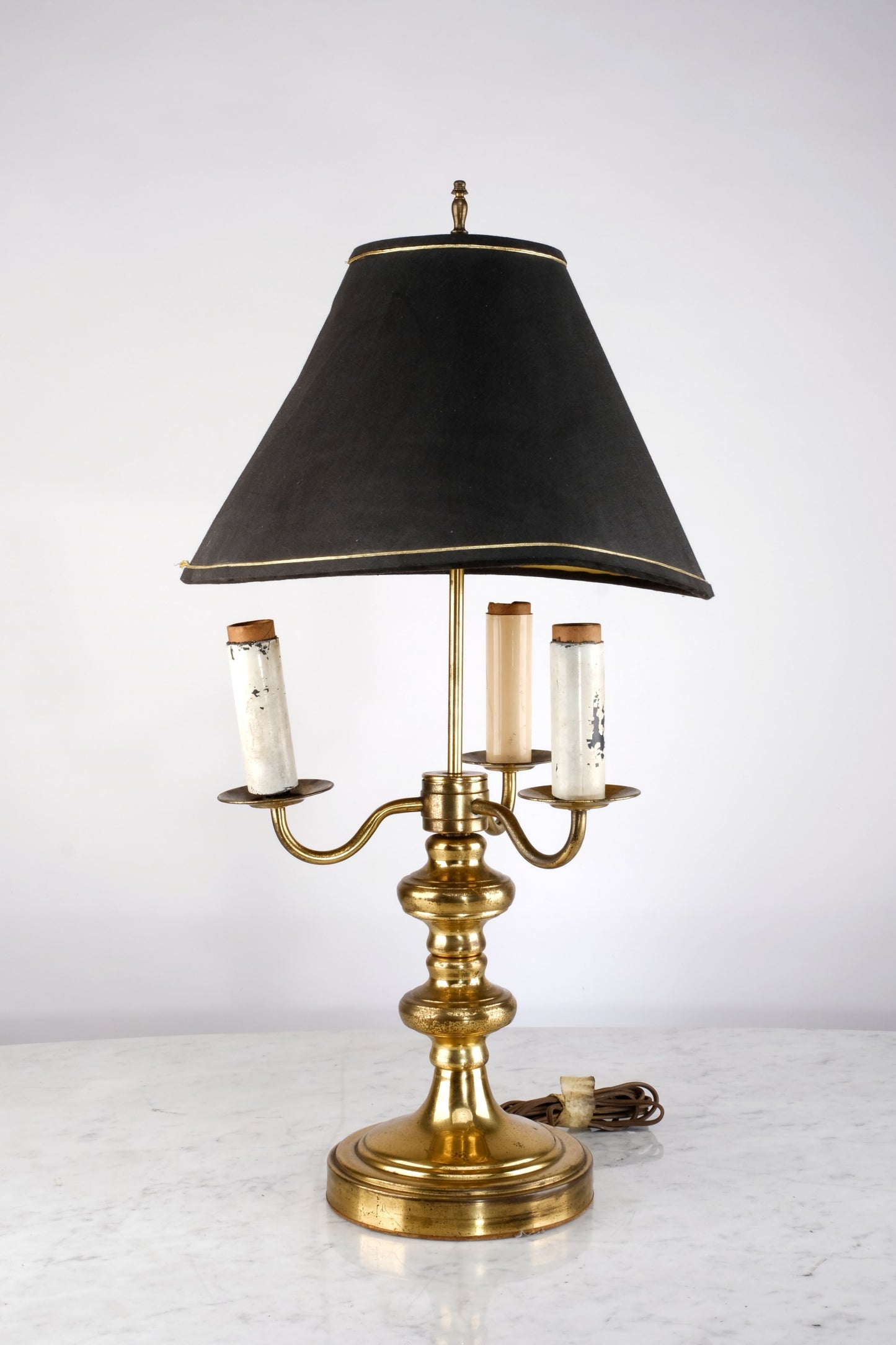 TRADITIONAL ENGLISH GOLD PLATED TABLE LAMPSHADE