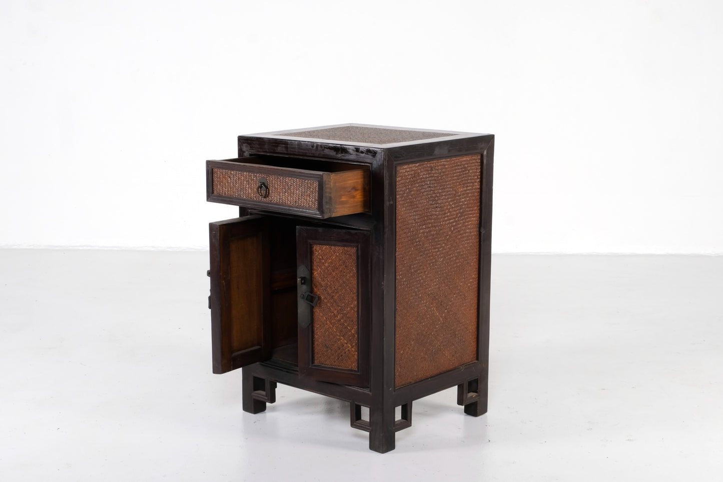 VINTAGE END / SIDE CABINET/DRAWER