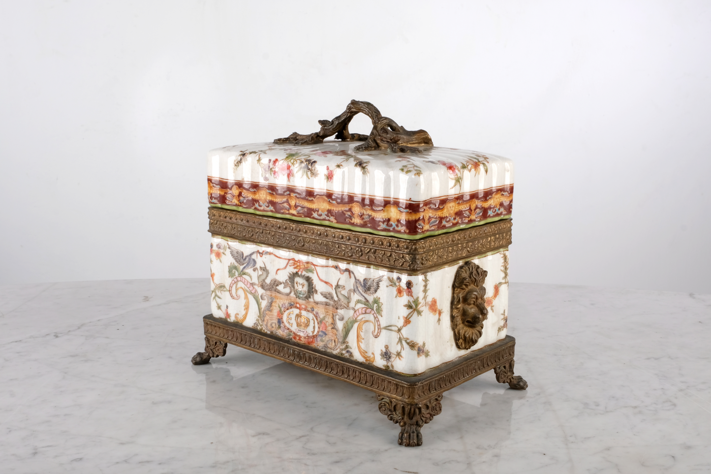 FRENCH PORCELAIN JEWERLY BOX
