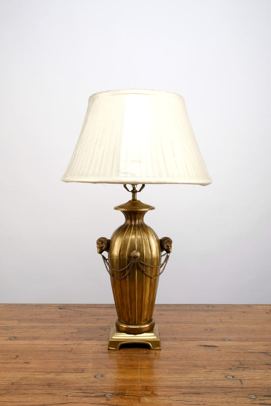 VINTAGE BRASS TABLE LAMP WITH RAM IDOLS ON BOTH SIDES