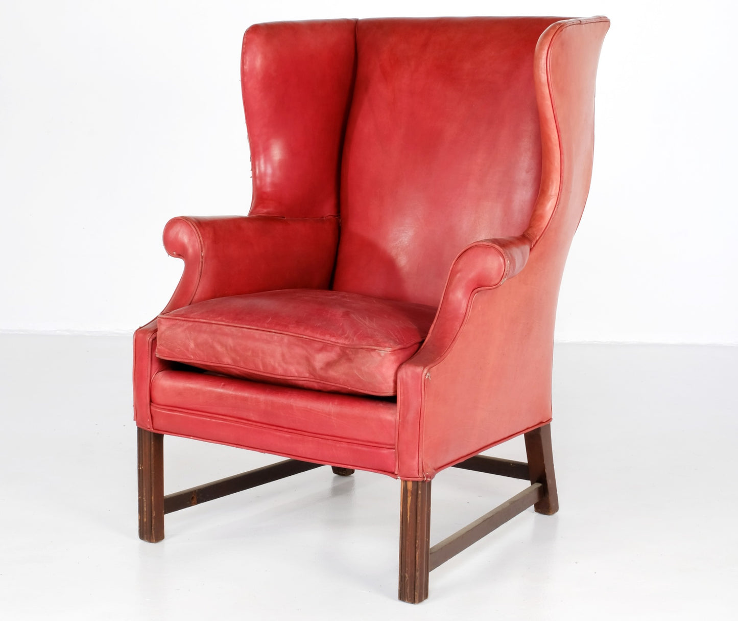 ENGLISH WINGBACK LEATHER CHAIR