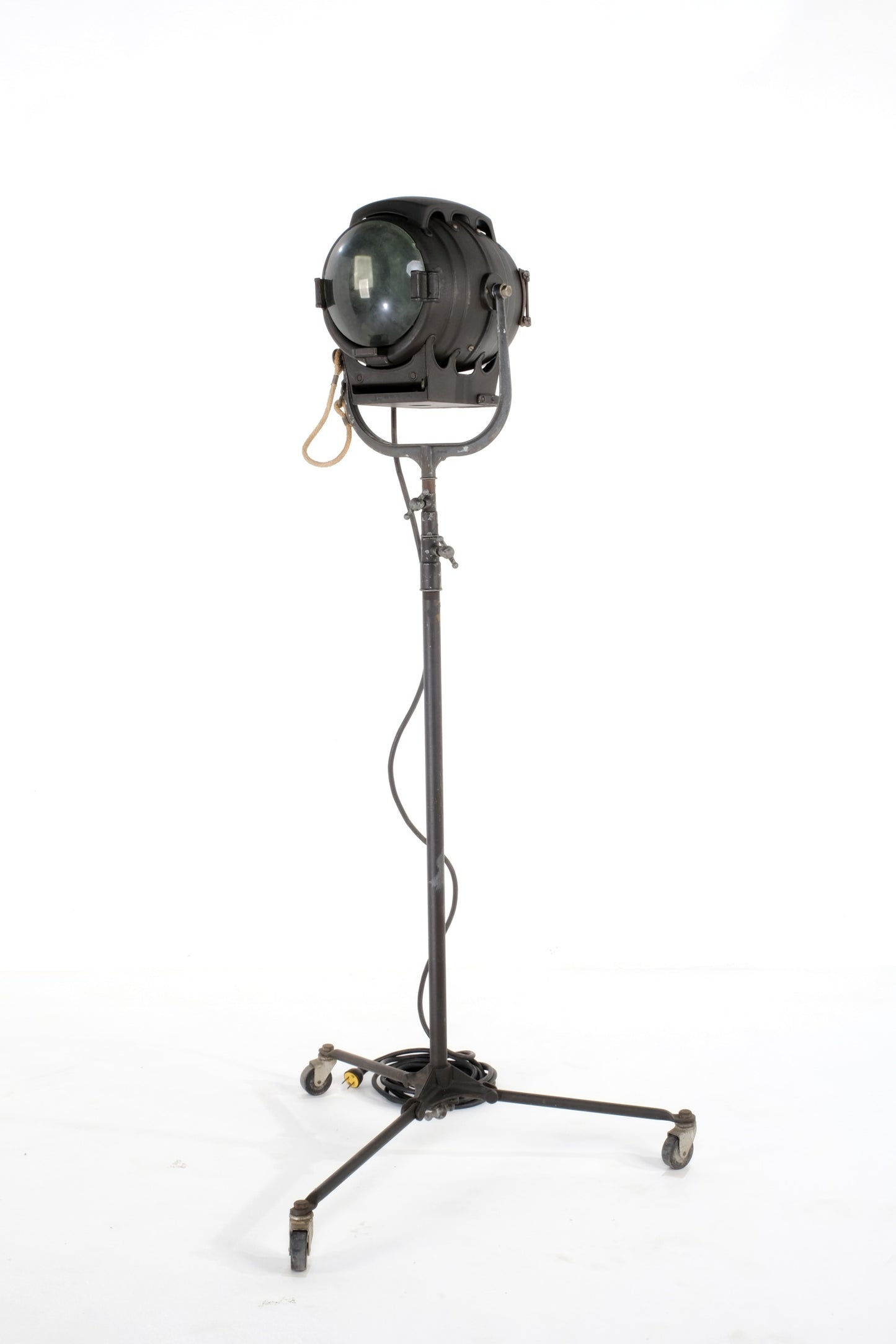 BLACK TONE VINTAGE STUDIO SPOTLIGHT