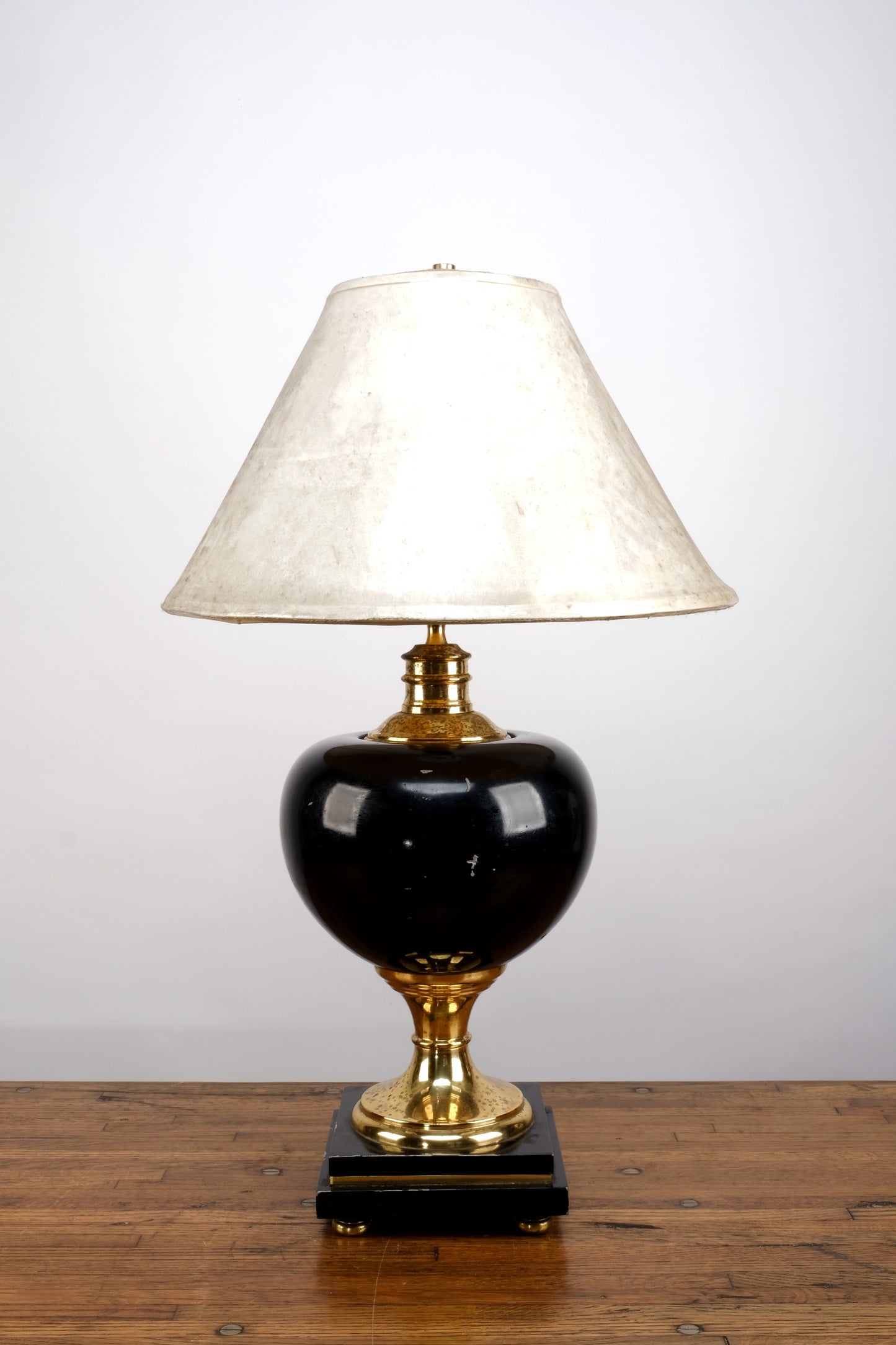 BLACK PORCELAIN WITH GOLD PLATED BASE TABLE LAMPSHADE