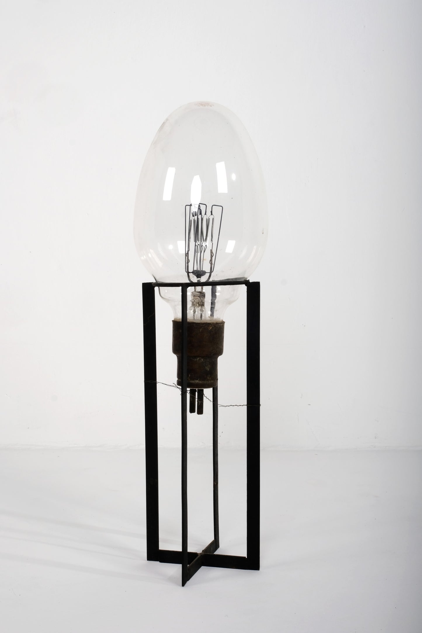 VINTAGE ART DECO GLASS LAMP WITH UNIQUE METAL STAND