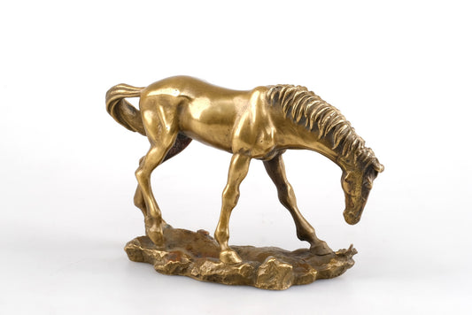 “GRACING HORSE”