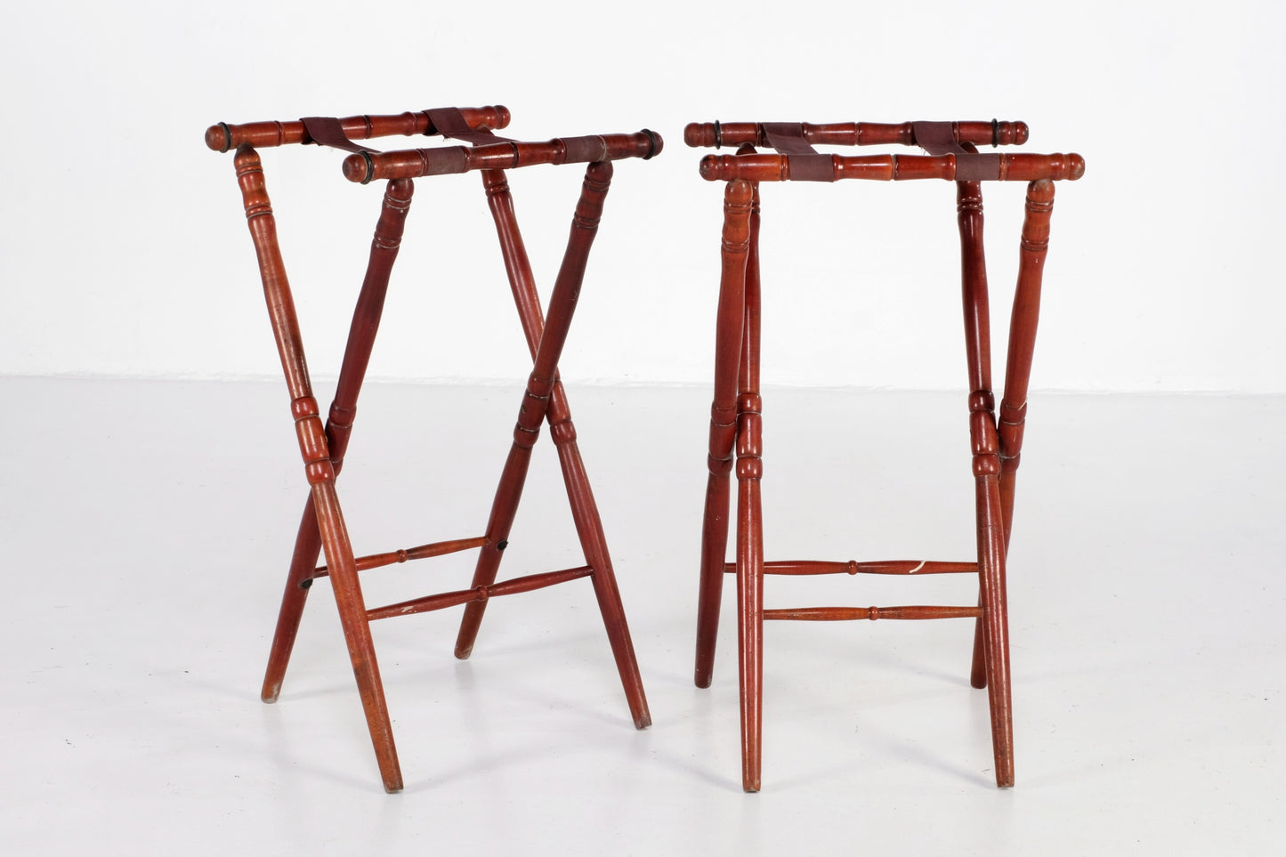 WOODEN X LUGGAGE STAND RACK