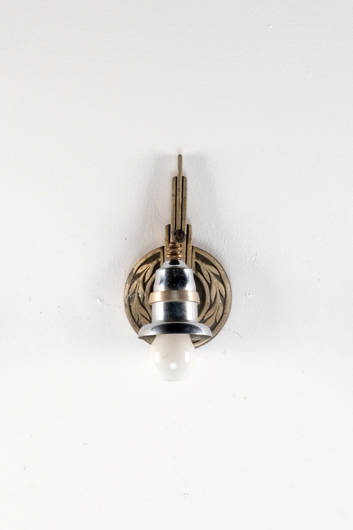 WALL MOUNT LEAVES DESIGN LIGHT SCONCE