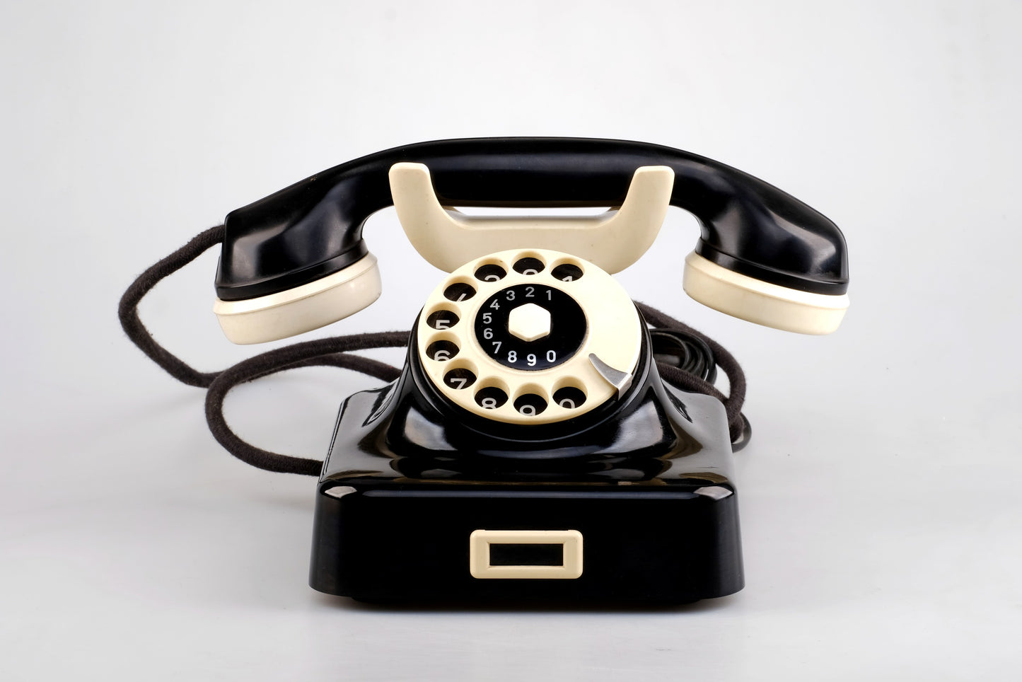 ART DECO GERMAN PHONE