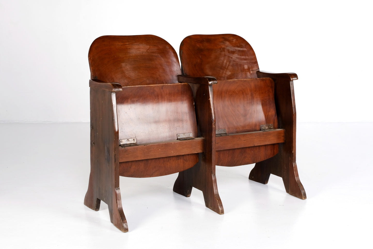 ATIQUE THEATER SEATS